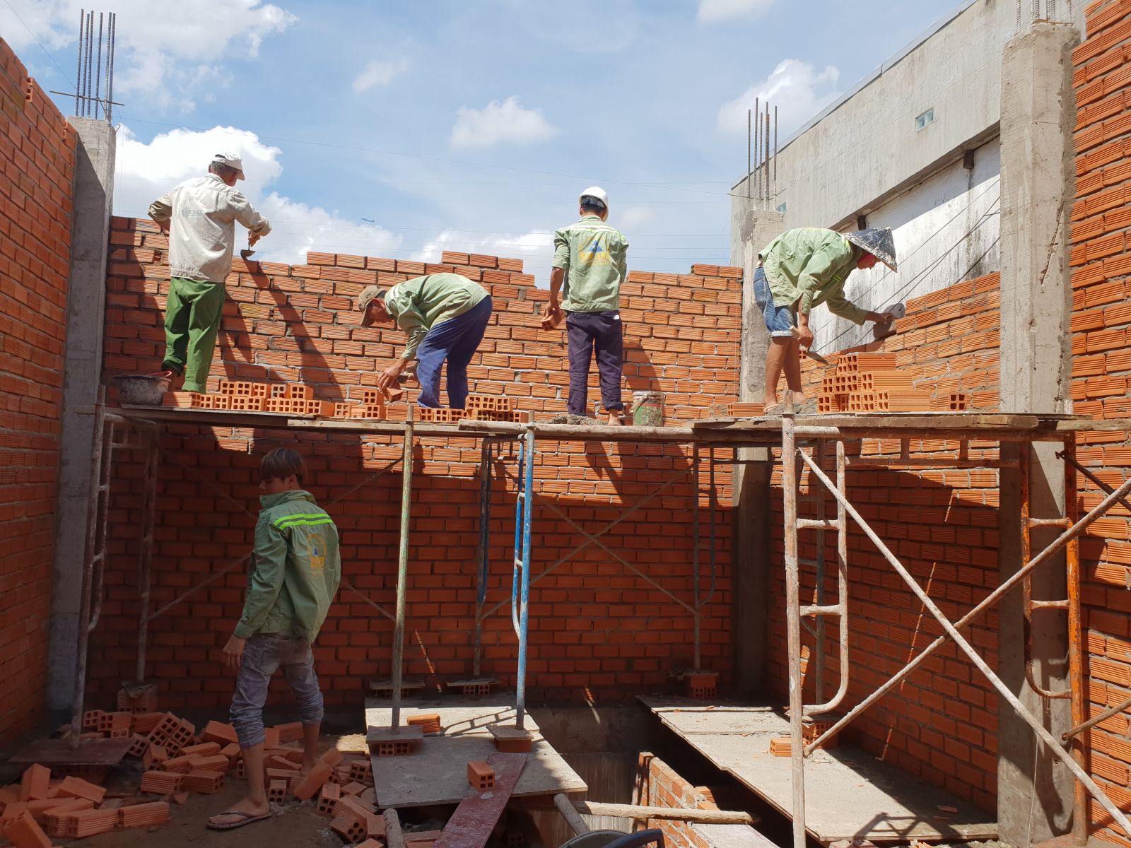 Thiết kế và thi công nhà phố 5x20 - Xây Dựng Kim Anh