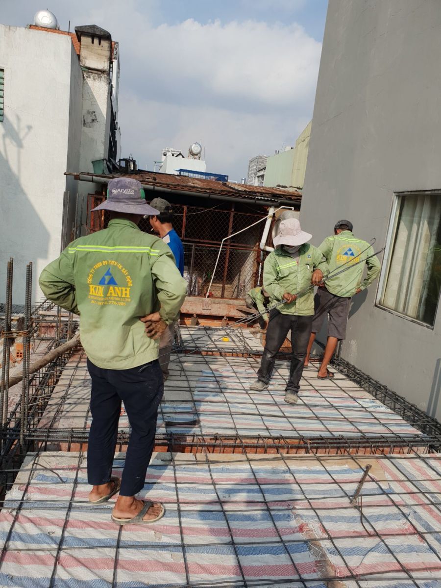 Giai đoạn thi công đan sắt sàn tầng mới