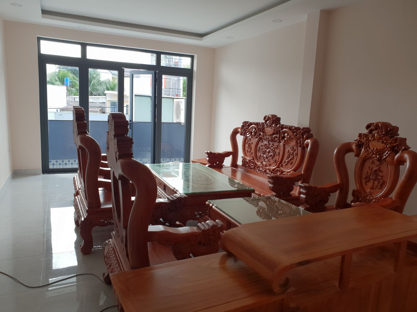 Không gian phòng khách sau khi được sửa chữa, cải tạo