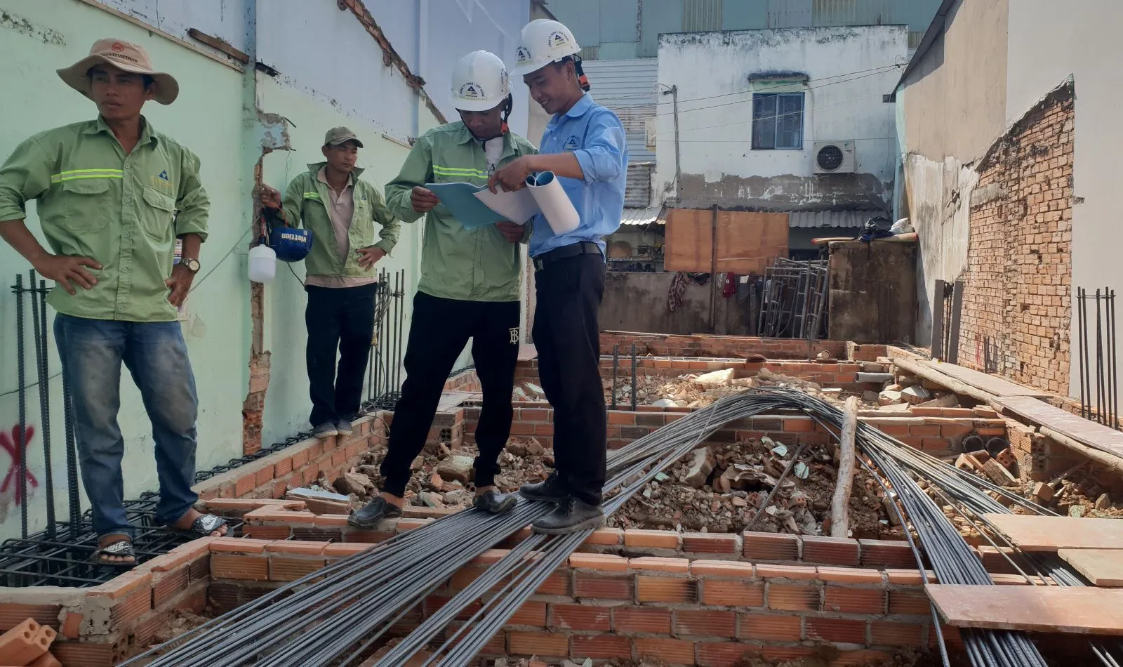 Thiết kế v&agrave; thi c&ocirc;ng nh&agrave; phố 5x20 - X&acirc;y Dựng Kim Anh