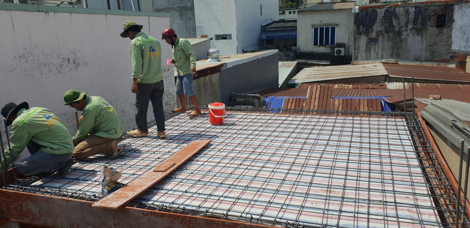 Giai đoạn thi công đổ bê tông sàn tầng mới