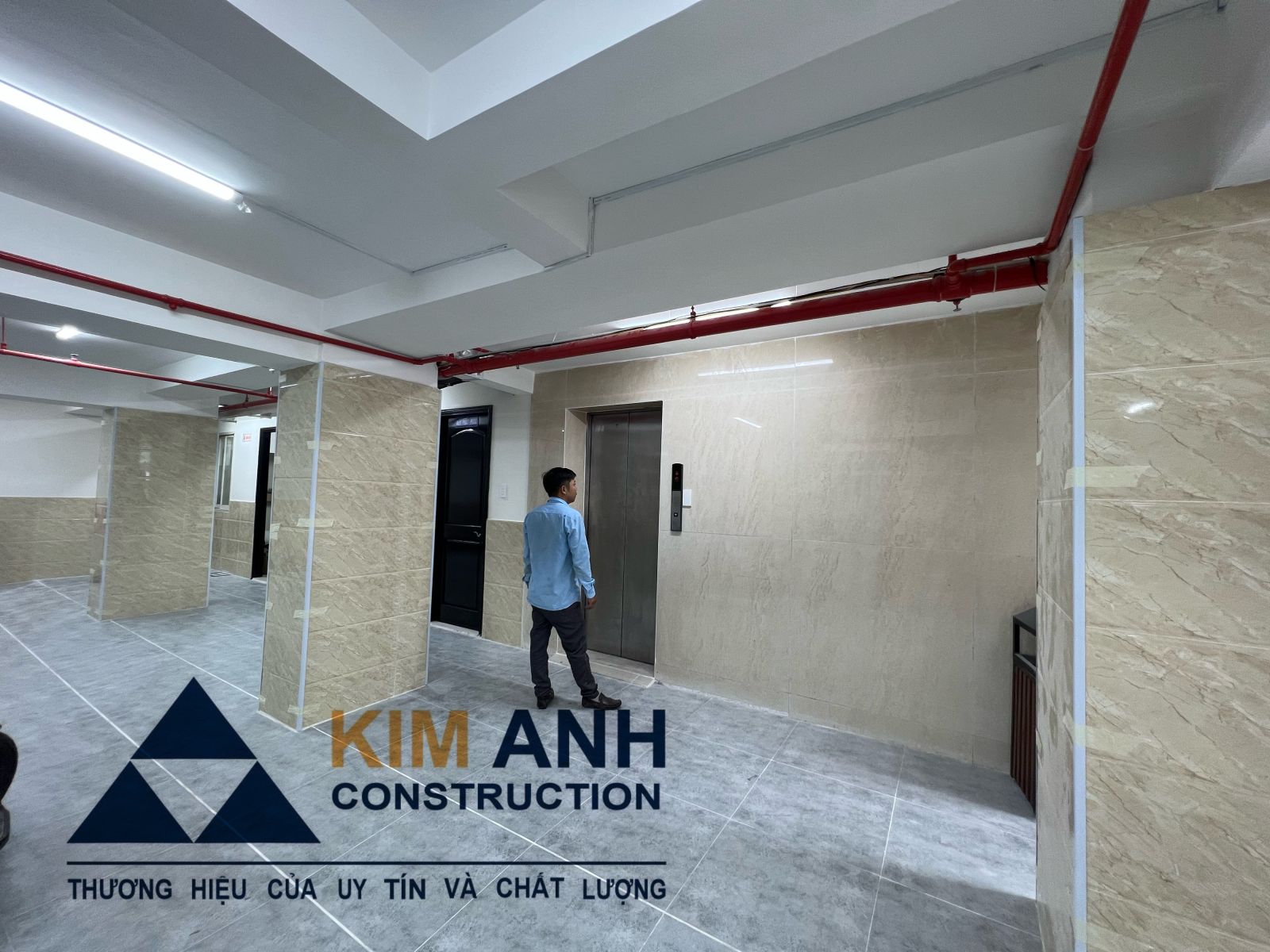 Hình ảnh khu vực thang máy của công trình đã hoàn thành