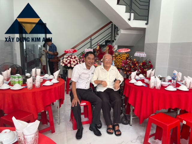 niềm vui của đội ngũ Xây Dựng Kim Anh và chủ đầu tư trong ngày bàn giao.