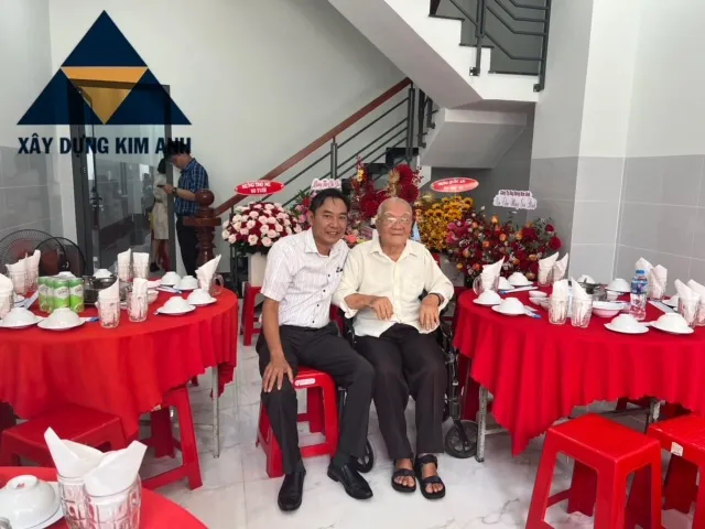 niềm vui của đội ngũ X&acirc;y Dựng Kim Anh v&agrave; chủ đầu tư trong ng&agrave;y b&agrave;n giao.