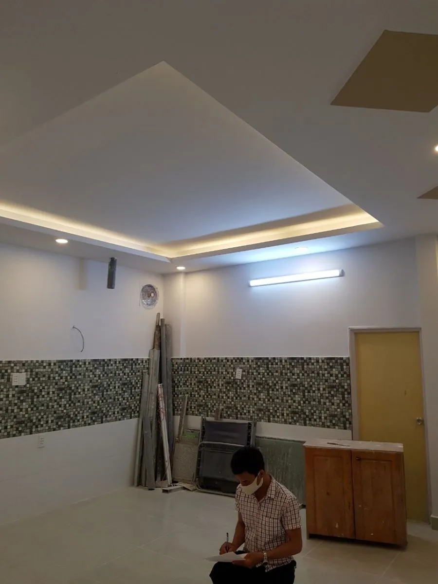 Khu vực nh&agrave; bếp dần ho&agrave;n thiện, chuẩn bị c&ocirc;ng t&aacute;c lắp tủ nội thất