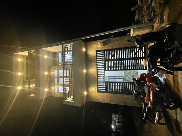 Mặt tiền ngôi nhà dần hình thành