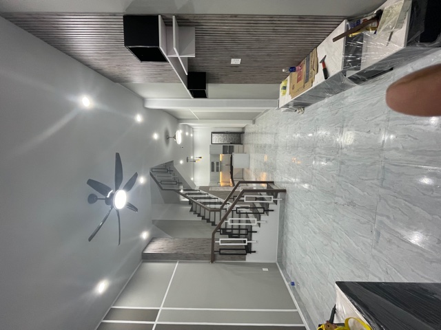 Phòng khách nhà phố Quận 12 sang trọng và hiện đại