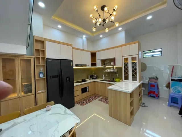 Kh&ocirc;ng gian ph&ograve;ng bếp&nbsp;ấm c&uacute;ng v&agrave; hiện đại nh&agrave; phố Thạnh Xu&acirc;n, Quận 12 - X&acirc;y Dựng Kim Anh