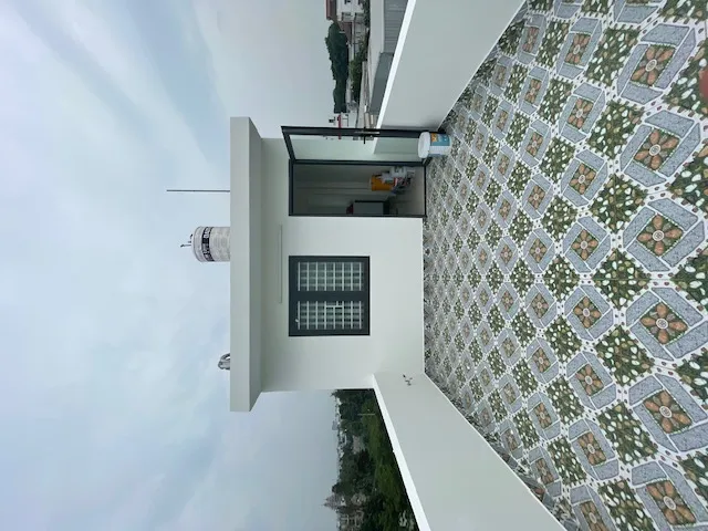 Ho&agrave;n thiện khu vực s&acirc;n thượng m&aacute;i nh&agrave; phố Quận 12