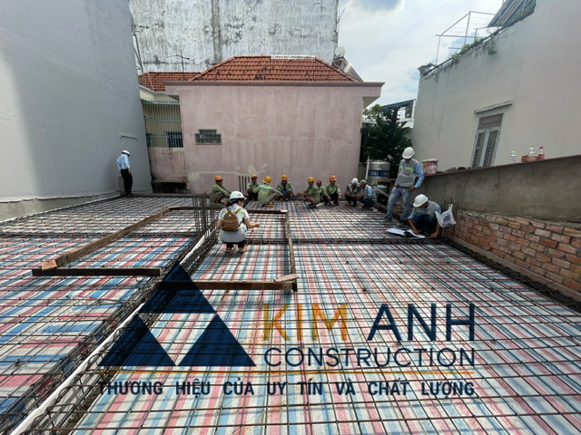 Thi công cốt thép móng, dầm, sàn đúng tiêu chuẩn kỹ thuật.