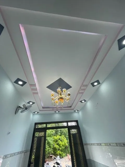 Khu vực ph&ograve;ng kh&aacute;ch&nbsp;ấm c&uacute;ng, tiện nghi nh&agrave; phố Quận 12