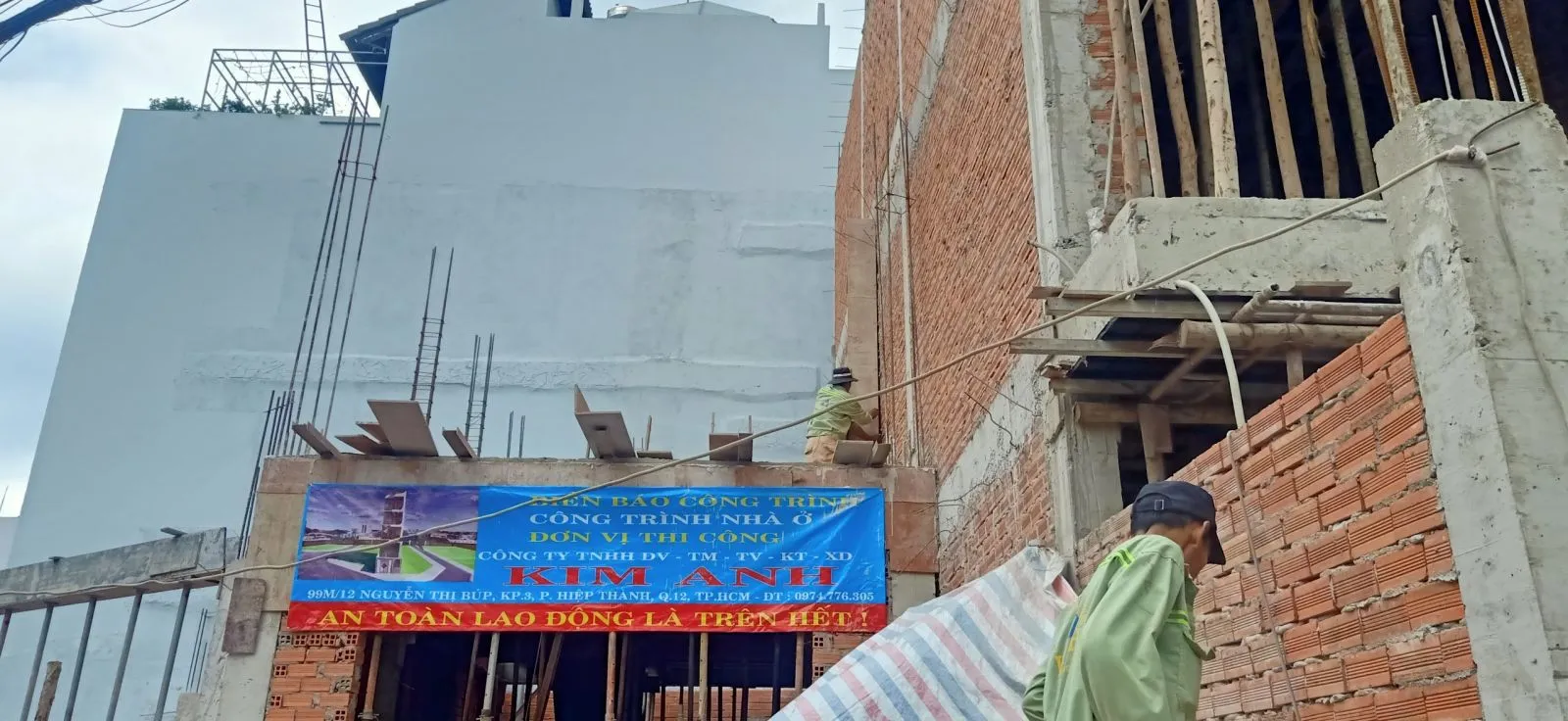 Đổ b&ecirc; t&ocirc;ng s&agrave;n lửng nh&agrave; trọn g&oacute;i Quận 12 - xaydungkimanh.com