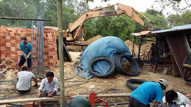 C&ocirc;ng t&aacute;c gia c&ocirc;ng cốt th&eacute;p m&oacute;ng được gi&aacute;m s&aacute;t chặt chẽ