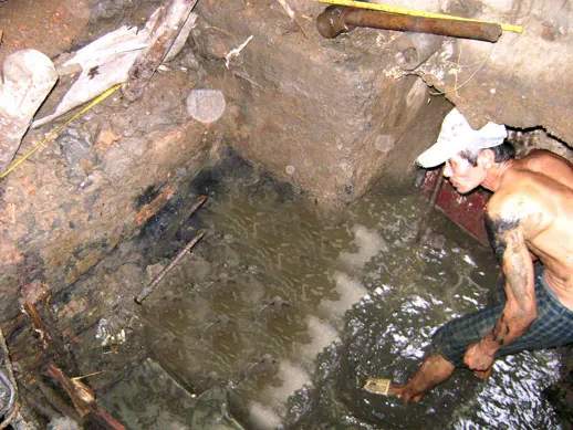 Móng chân vịt cũ nhà Bác Năm cần gia cố