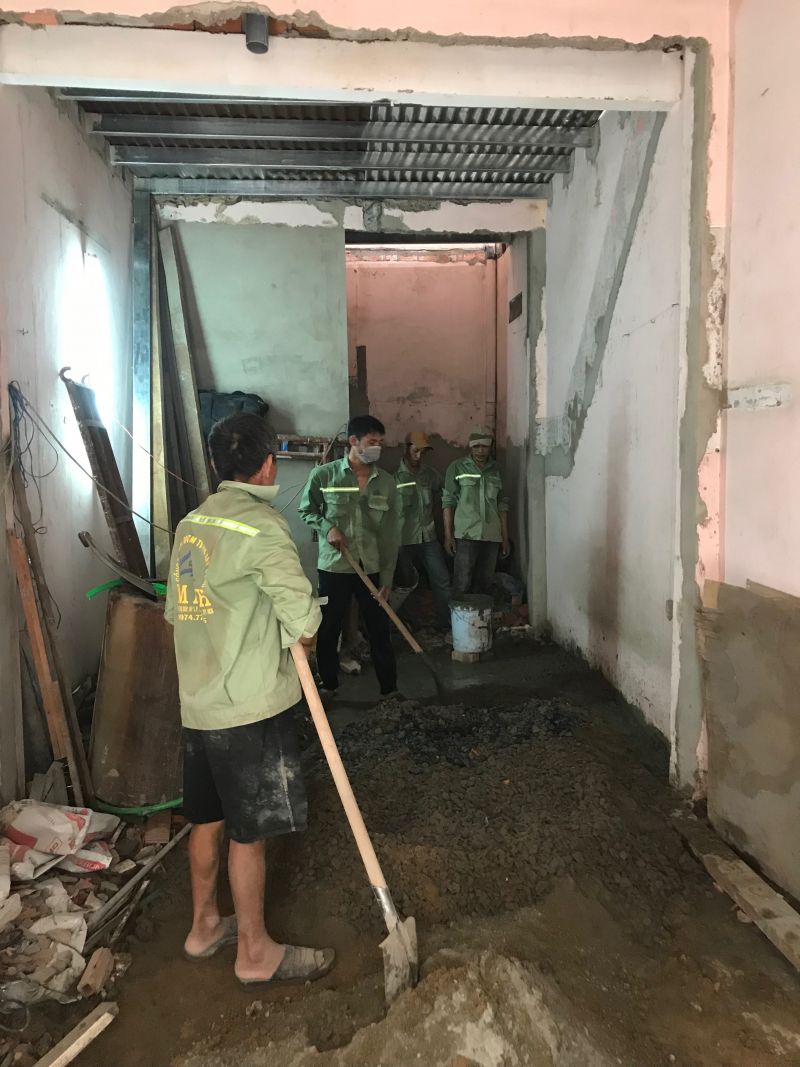 Giai đoạn thi công phần thô: Gia cố móng, và nâng tầng