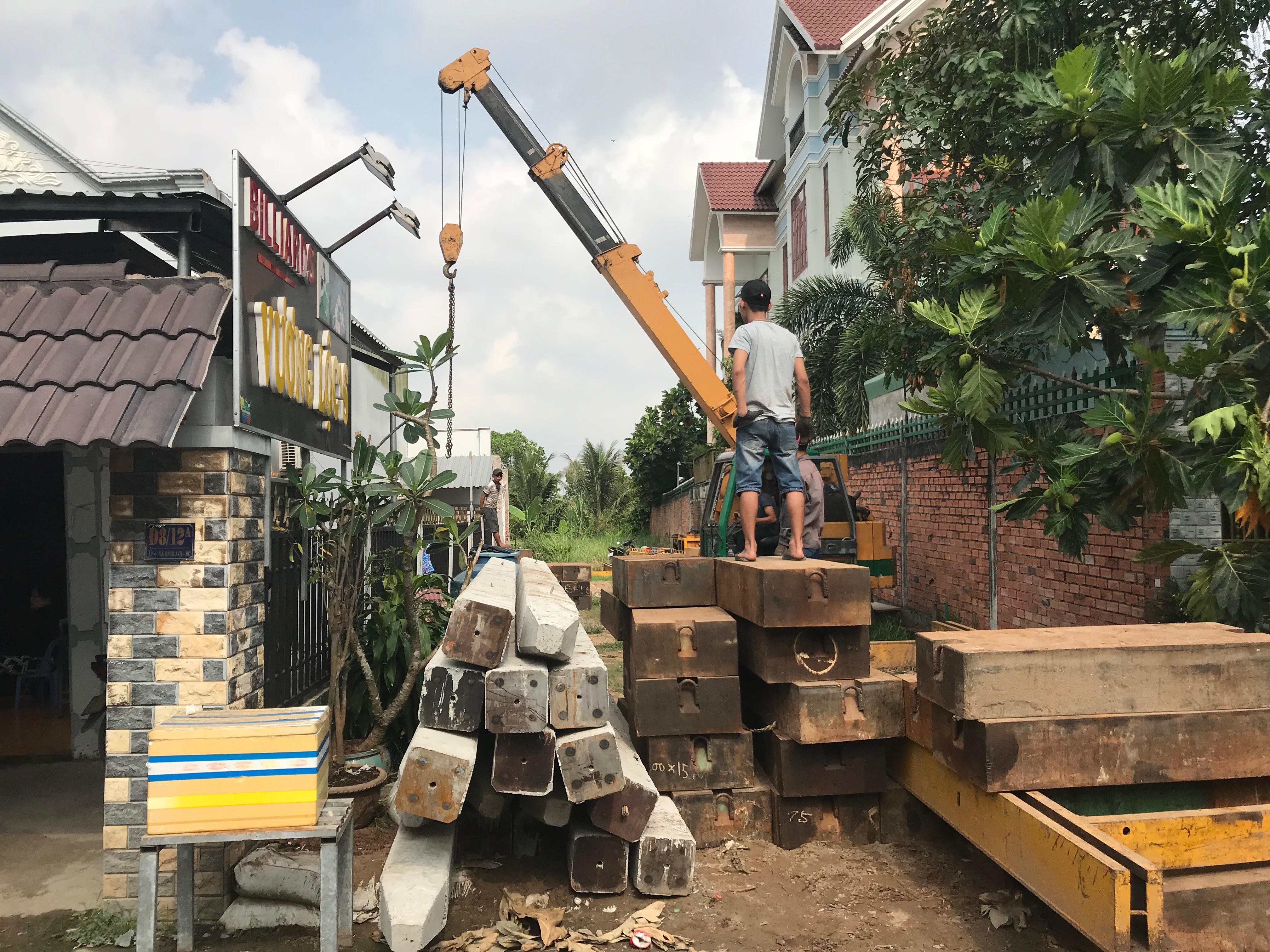 Dự án xây nhà một trệt một lầu, mái ngói tại Đức Hòa, Long An