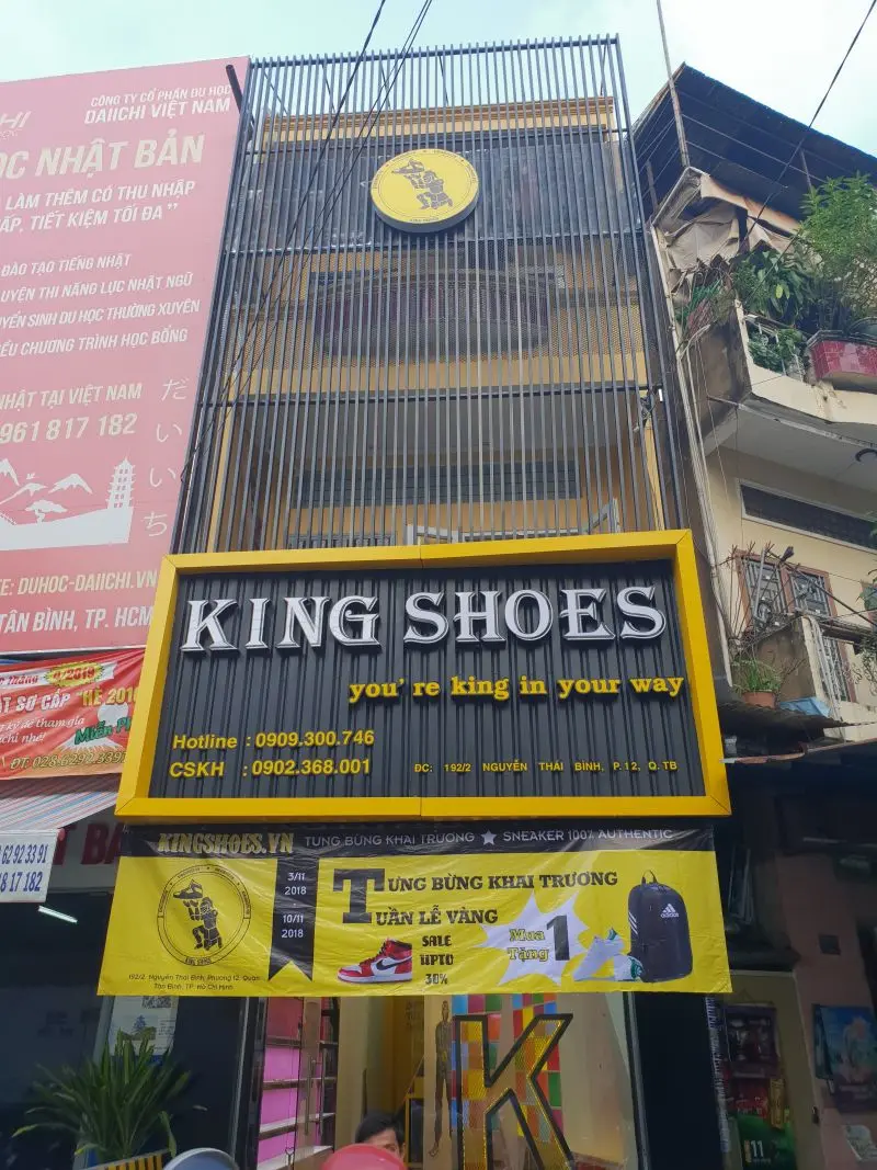 Thi c&ocirc;ng cải tạo mặt tiền nh&agrave; tại Nguyễn Th&aacute;i B&igrave;nh, T&acirc;n B&igrave;nh