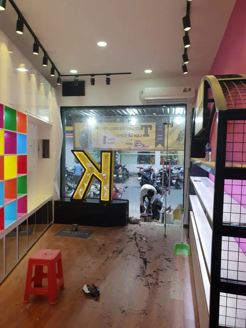 Ho&agrave;n thiện sơn nước mặt tiền nh&agrave; tại T&acirc;n B&igrave;nh