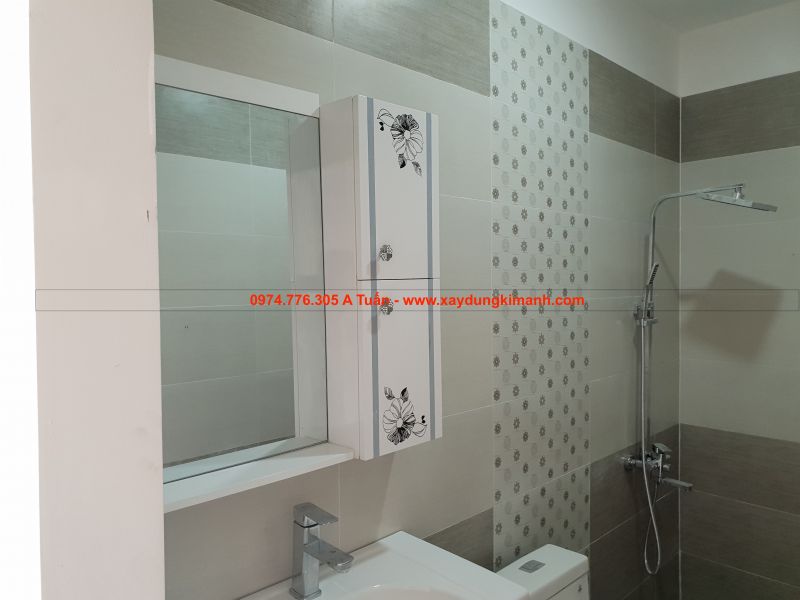 Phòng vệ sinh hoàn thiện nhà Chị Nga, Tân Bình