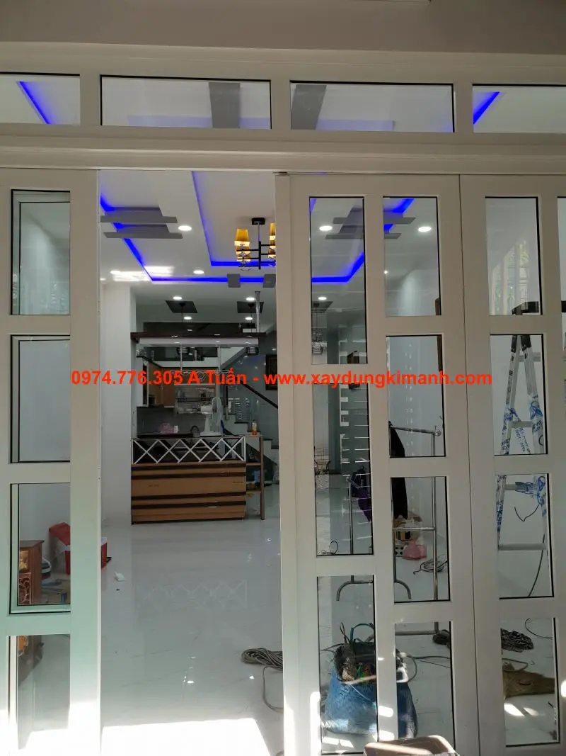 Ph&ograve;ng kh&aacute;ch mới sau khi sửa nh&agrave; Chị Nga, T&acirc;n B&igrave;nh