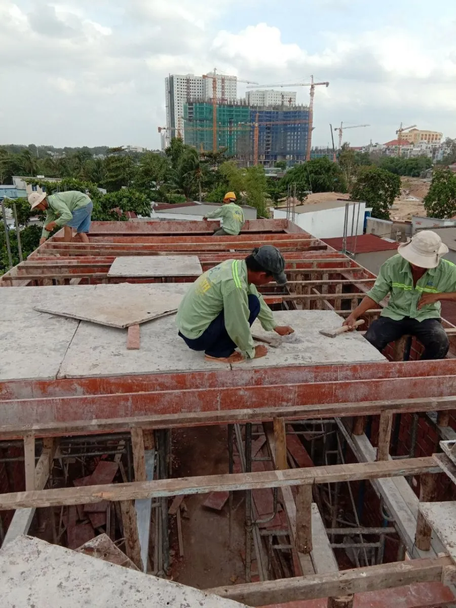 Dự &aacute;n thi c&ocirc;ng x&acirc;y dựng nh&agrave;&nbsp;X&atilde; Đức H&ograve;a