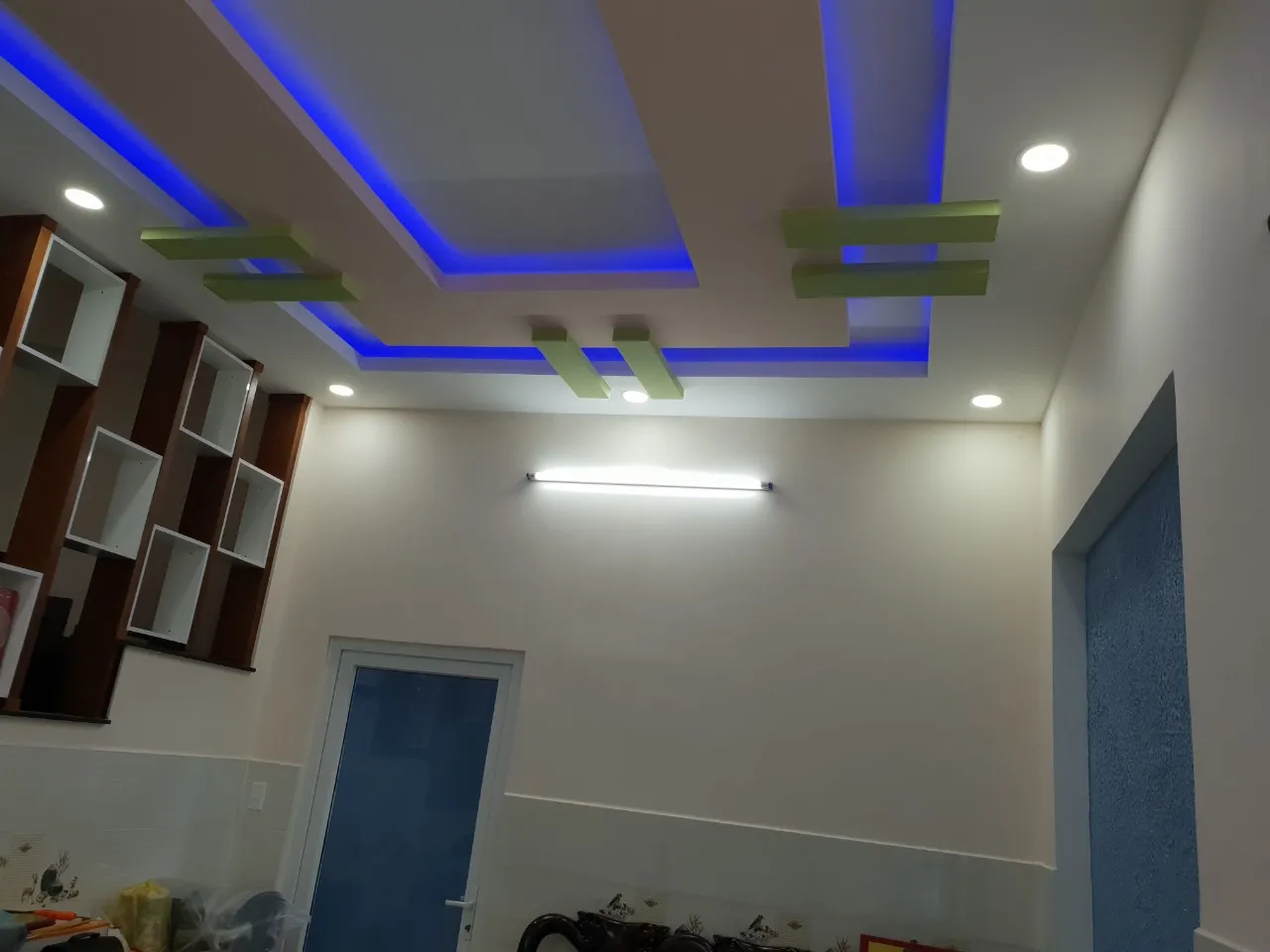 Ph&ograve;ng kh&aacute;ch hiện đại sau qu&aacute; tr&igrave;nh thi c&ocirc;ng ho&agrave;n thiện - X&acirc;y Dựng Kim Anh