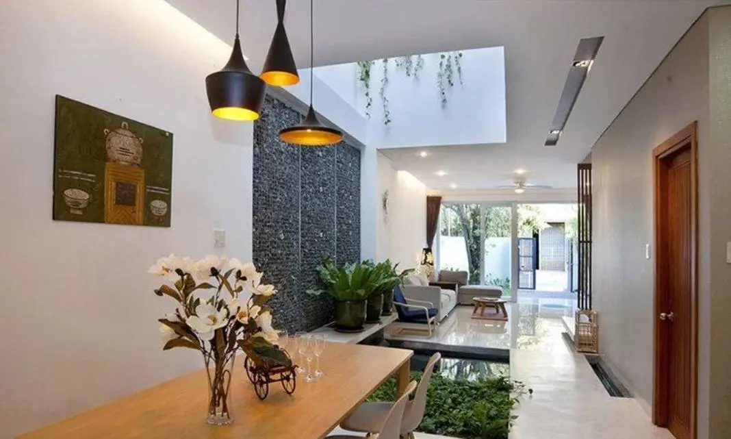 mẫu nh&agrave; c&oacute; giếng trời giữa nh&agrave;