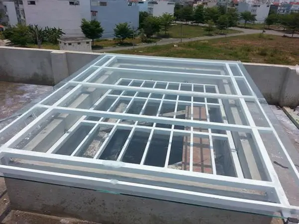 Bản vẽ mặt cắt kỹ thuật giếng trời th&ocirc;ng gi&oacute; cho nh&agrave; ống diện t&iacute;ch nhỏ