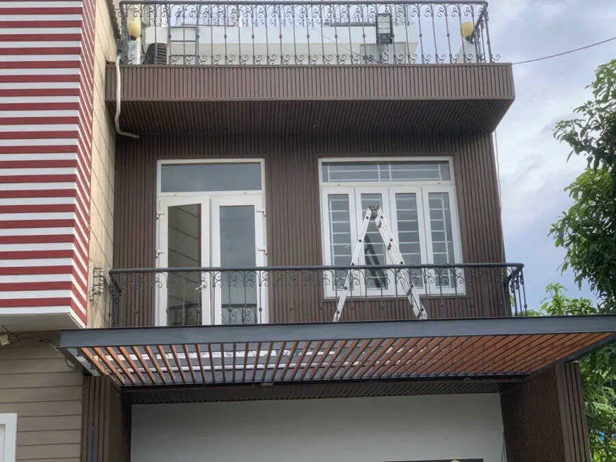 Ốp gỗ nhựa mặt tiền