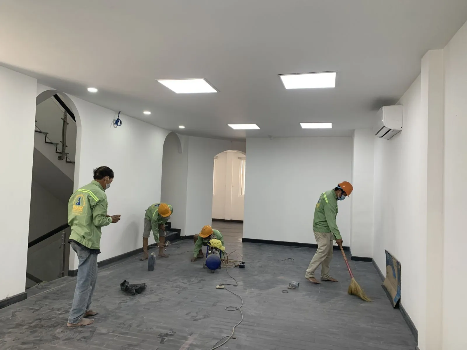 C&ocirc;ng đoạn sơn nước ho&agrave;n thiện, tạo bề mặt thẩm mỹ cao. - B&igrave;nh Thạnh