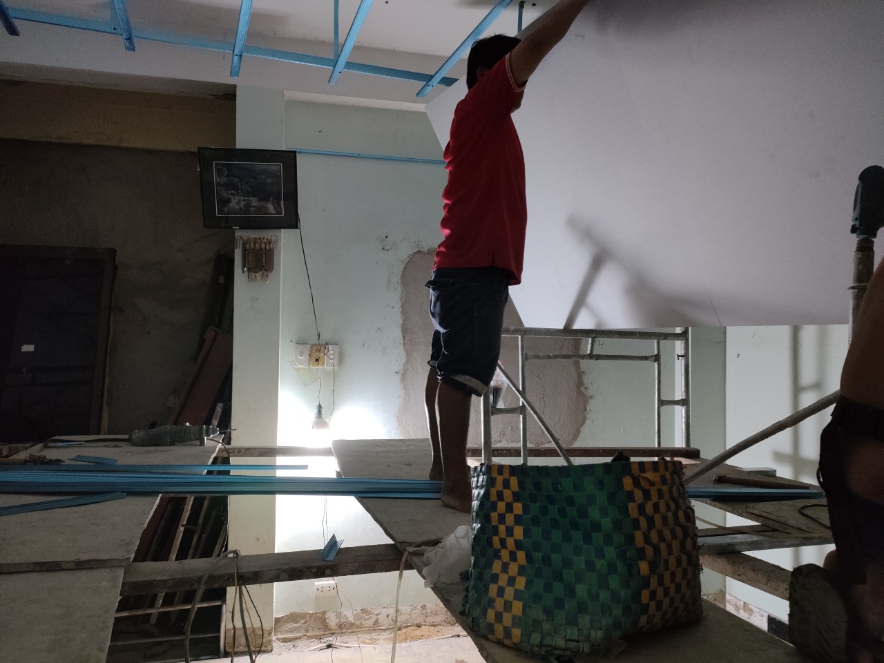 Giai đoạn sơn nước, hoàn thiện bề mặt tường, trần nhà Anh Thuần, Phú Nhuận