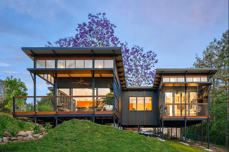 mau nha tien che bang kinh - www.xaydungkimanh.com