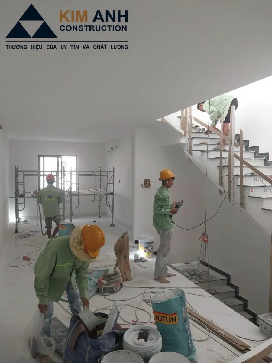 Giai đoạn sơn bả trong quy tr&igrave;nh x&acirc;y dựng nh&agrave;