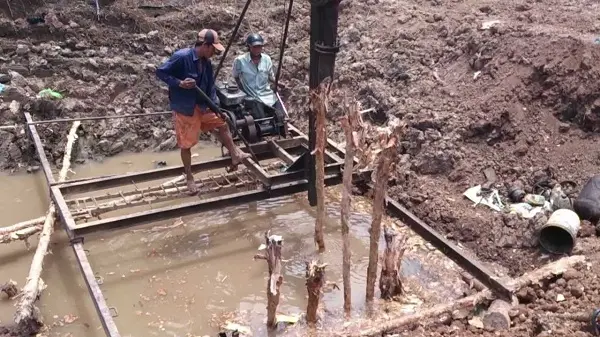 gia cố nền m&oacute;ng bằng &eacute;p cừ tr&agrave;m