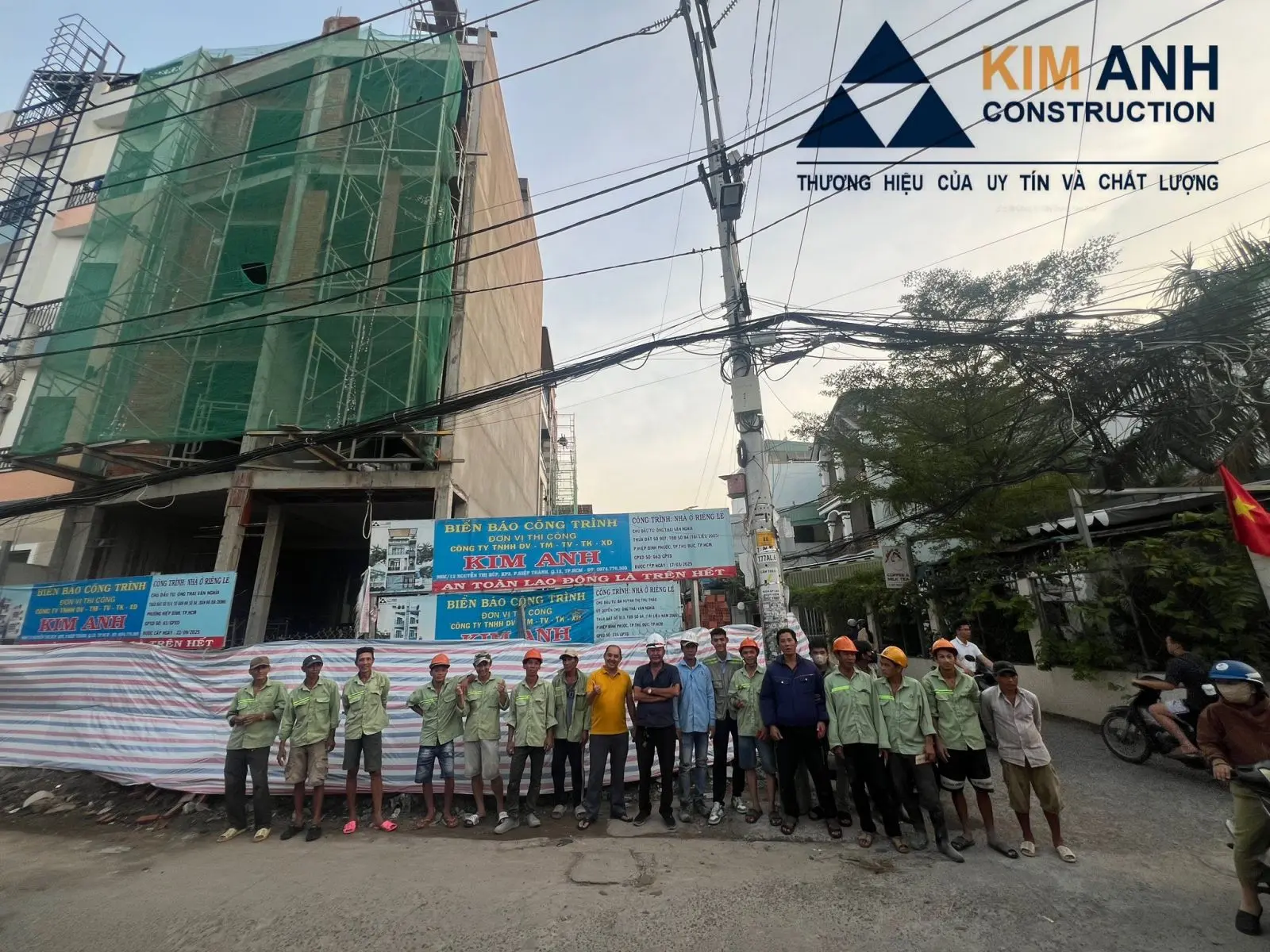 đội ngũ thợ của c&ocirc;ng ty X&acirc;y Dựng Kim Anh