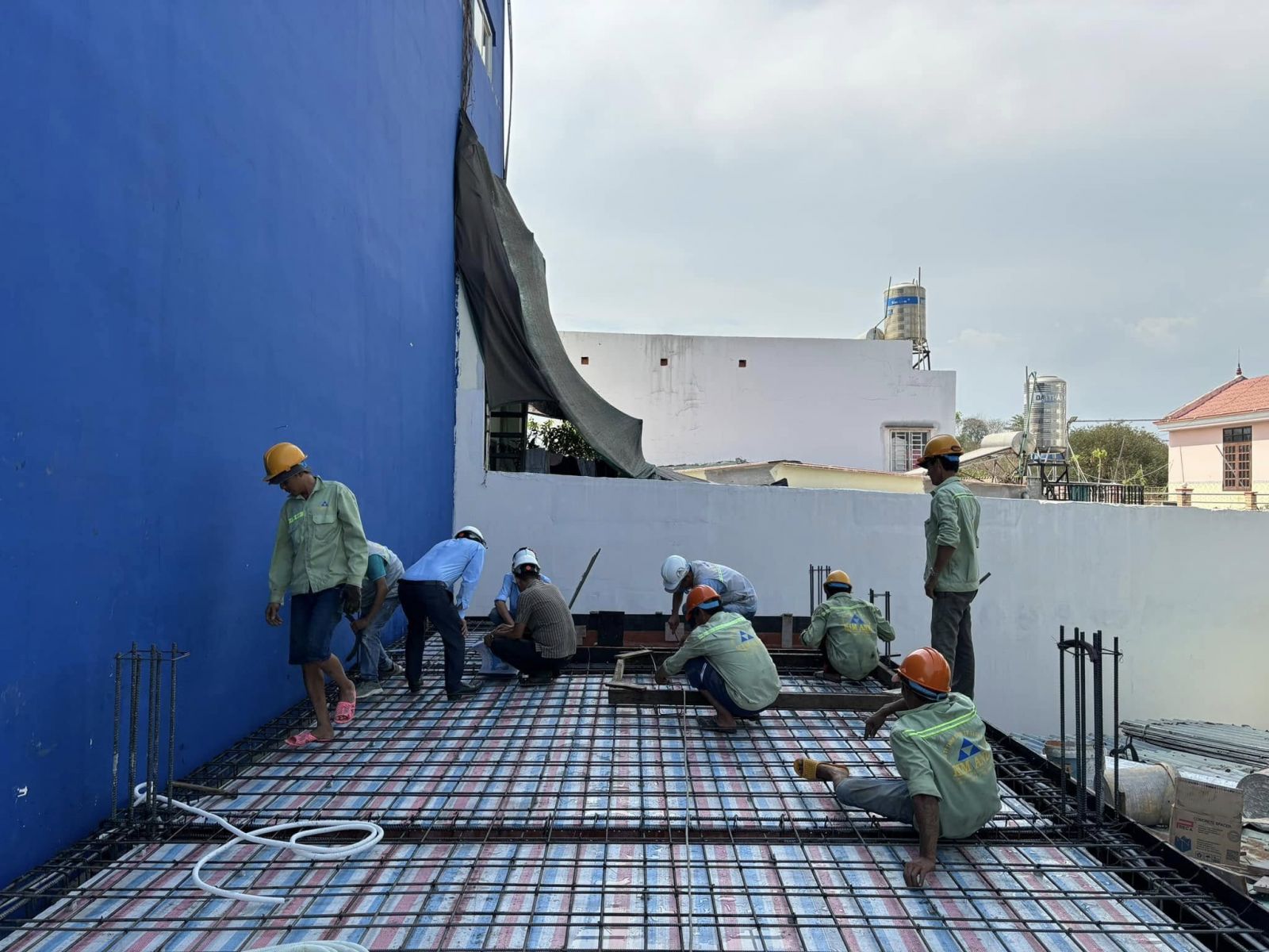 Phân tích các yếu tố cốt lõi ảnh hưởng đến chi phí xây nhà trọn gói