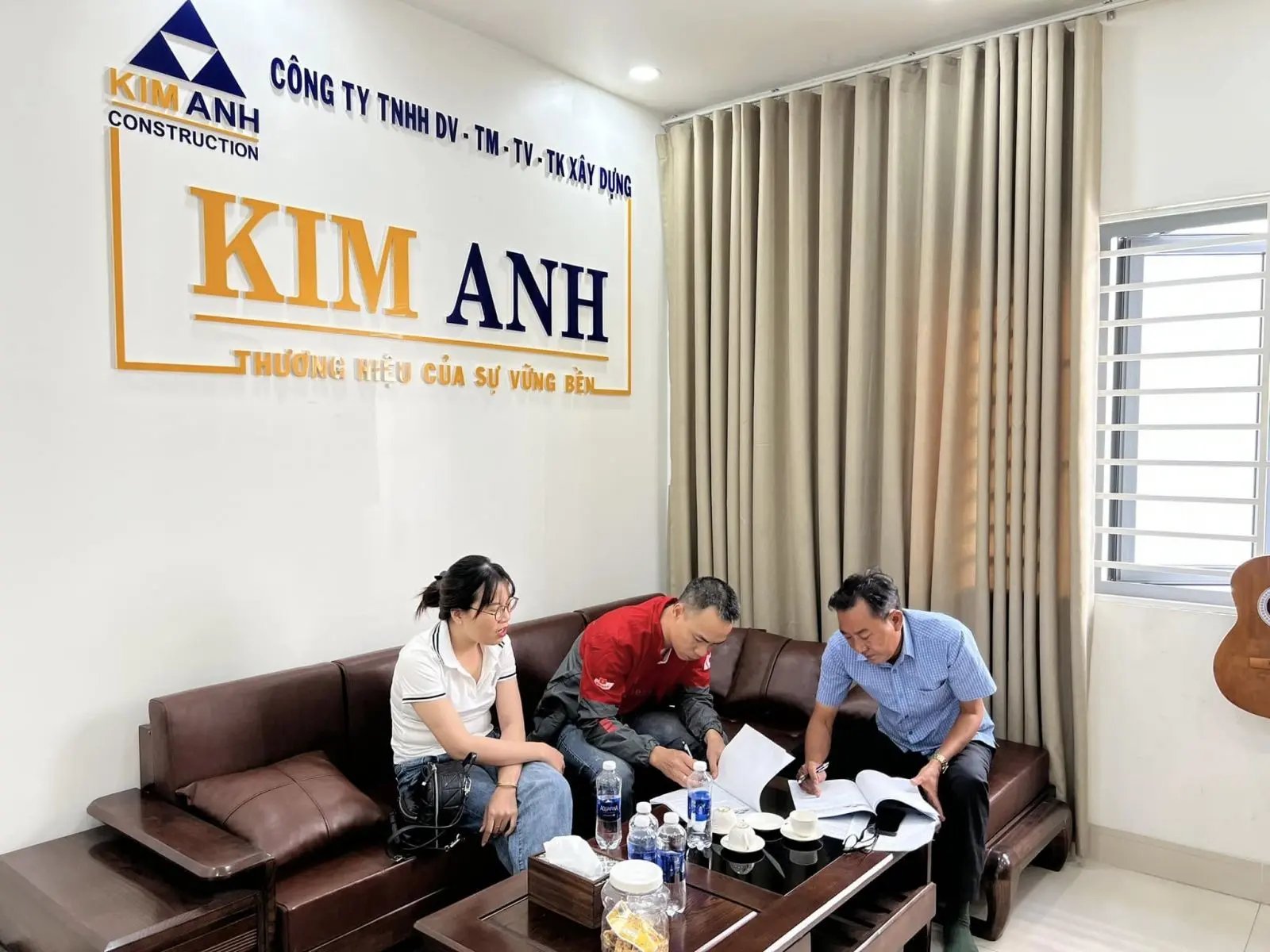 Bước 1: Tiếp nhận th&ocirc;ng tin & tư vấn