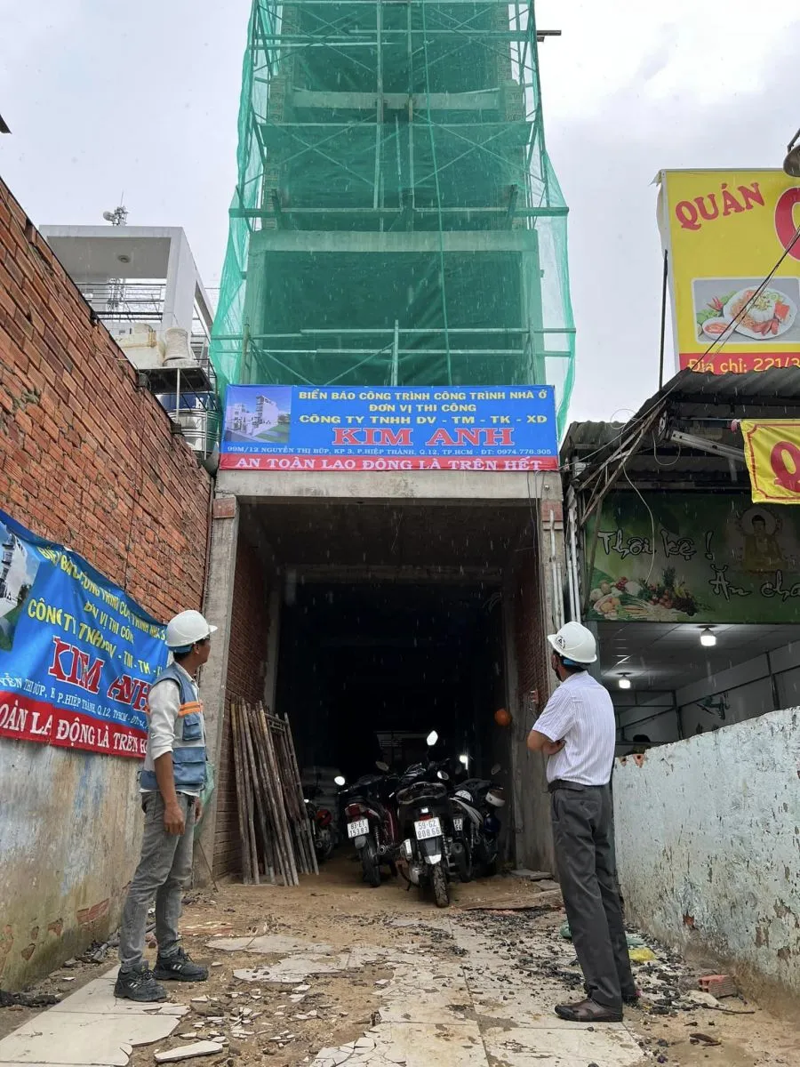 H&igrave;nh ảnh thi c&ocirc;ng x&acirc;y dựng nh&agrave; tại Quận 10